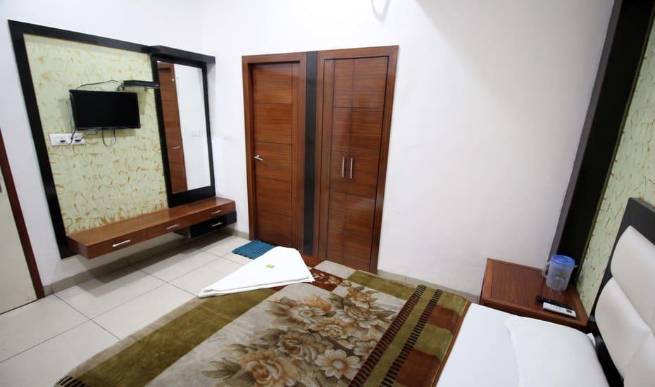 Hotel Kirandeep Agra Агра Экстерьер фото