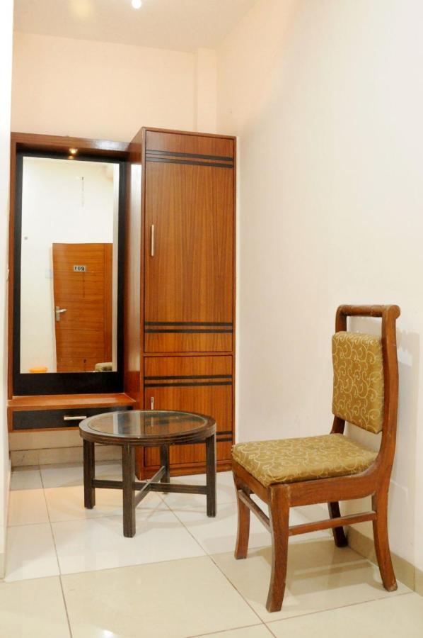 Hotel Kirandeep Agra Агра Экстерьер фото